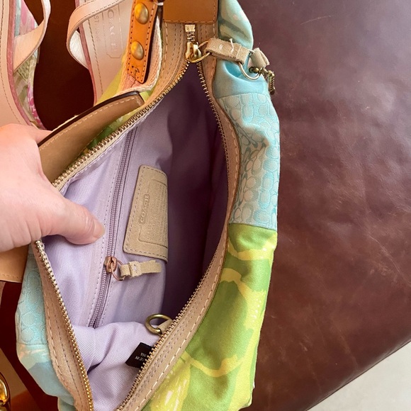 Coach - Picture 11 of 16